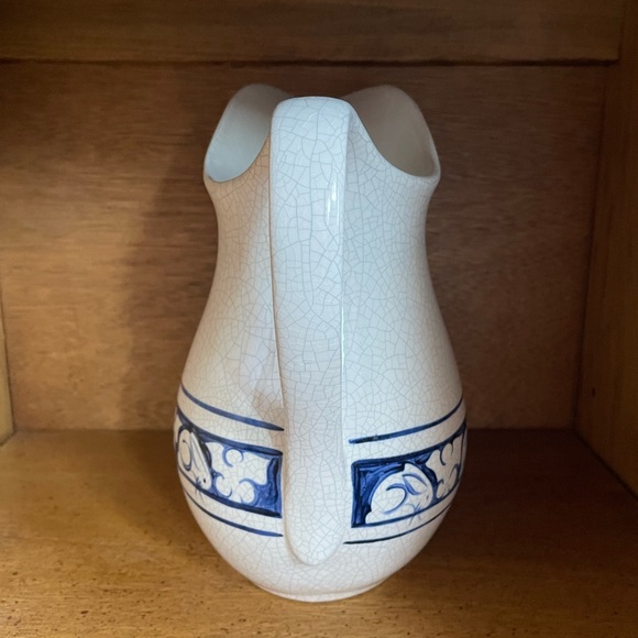 Blue and white hand painted pitcher - Picture 4 of 9